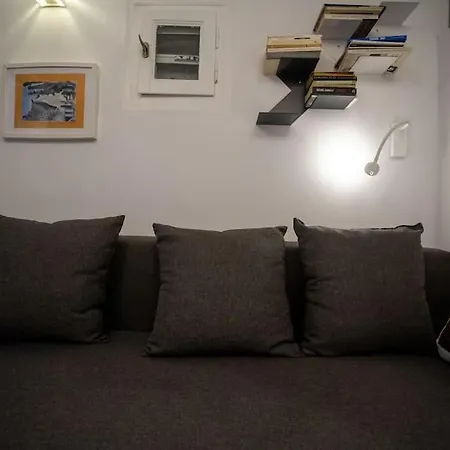 Cosy Boheme Retreat With Sea Views 度假居 *