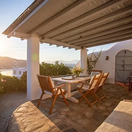 Cosy Boheme Retreat With Sea Views *