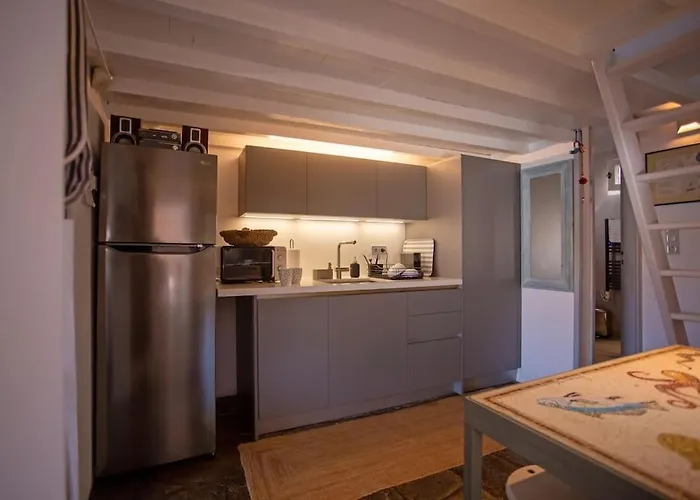 Cosy Boheme Retreat With Sea Views Vakantiehuis *