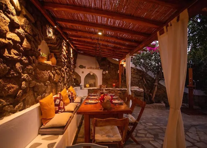 Cosy Boheme Retreat With Sea Views